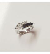 Elegantný kamienkový prsteň
