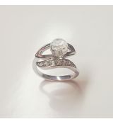 Elegantný strieborný prsteň s kameňami